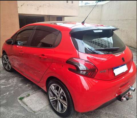 PEUGEOT-208-2017