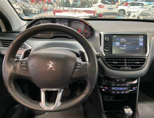 PEUGEOT-208-2016