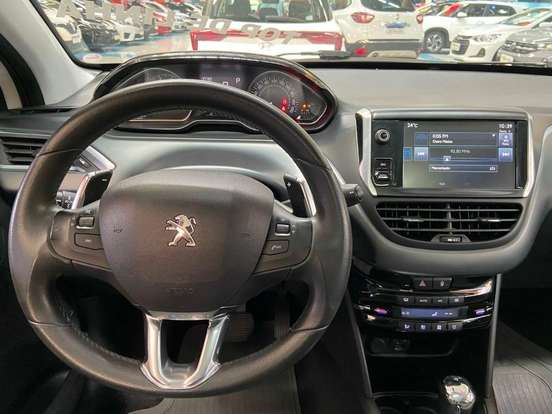 PEUGEOT-208-1.6 GRIFFE 16V FLEX 4P AUTOMÁTICO PEUGEOT-208-2016