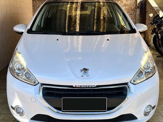 PEUGEOT-208-1.6 GRIFFE 16V FLEX 4P AUTOMÁTICO PEUGEOT-208-2014