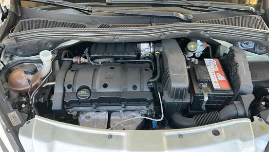 PEUGEOT-208-2014