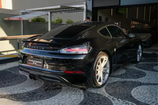 PORSCHE-718-2021