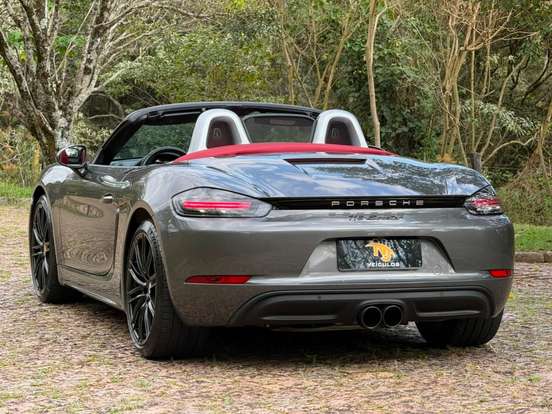 PORSCHE-718-2023