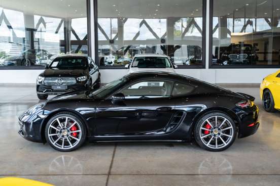 PORSCHE-718-2017