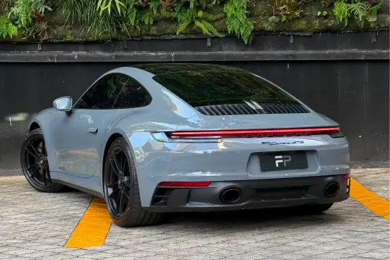 PORSCHE-911-2023