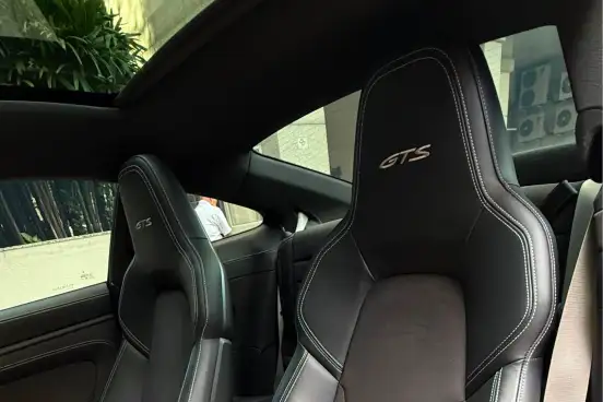 PORSCHE-911-2023
