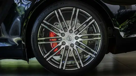 PORSCHE-911-2015