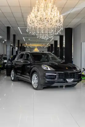 PORSCHE-CAYENNE-2018