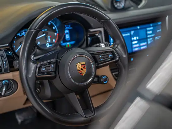 PORSCHE-MACAN-2022