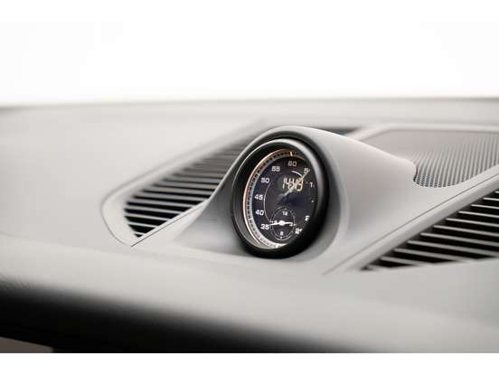 PORSCHE-MACAN-2025
