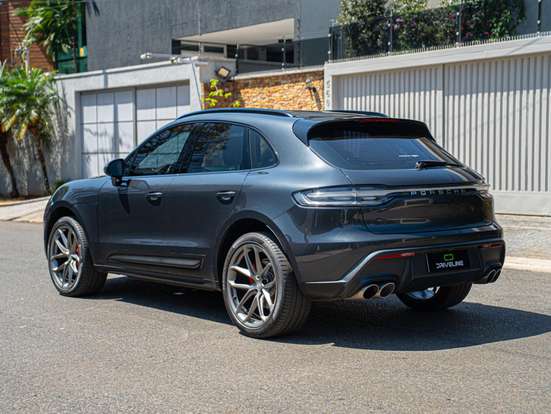 PORSCHE-MACAN-2021