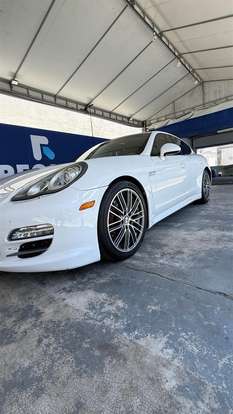 PORSCHE-PANAMERA-2011