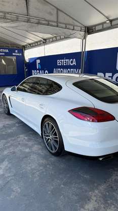 PORSCHE-PANAMERA-2011