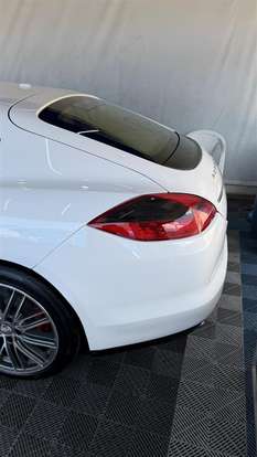 PORSCHE-PANAMERA-2011