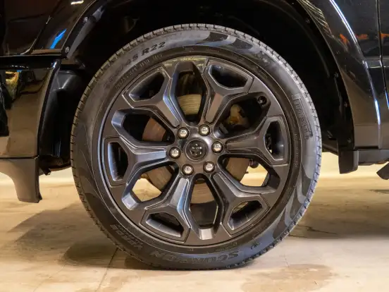 RAM-1500-5.7 V8 GASOLINA LIMITED NIGHT EDITION CD 4X4 AUTOMÁTICO RAM-1500-2024