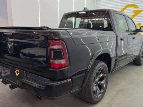 RAM-1500-5.7 V8 GASOLINA LIMITED NIGHT EDITION CD 4X4 AUTOMÁTICO RAM-1500-2023