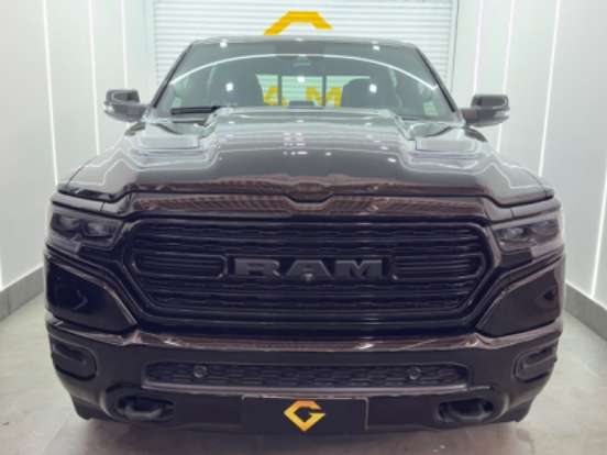RAM-1500-5.7 V8 GASOLINA LIMITED NIGHT EDITION CD 4X4 AUTOMÁTICO RAM-1500-2023