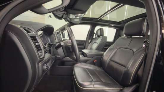 RAM-1500-5.7 V8 GASOLINA LIMITED NIGHT EDITION CD 4X4 AUTOMÁTICO RAM-1500-2023