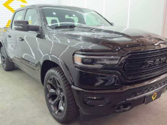 RAM-1500-5.7 V8 GASOLINA LIMITED NIGHT EDITION CD 4X4 AUTOMÁTICO RAM-1500-2023
