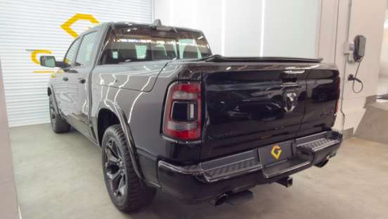 RAM-1500-5.7 V8 GASOLINA LIMITED NIGHT EDITION CD 4X4 AUTOMÁTICO RAM-1500-2023