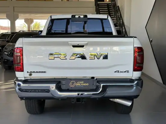 RAM-2500-6.7 I6 TURBO DIESEL LARAMIE CD 4X4 AUTOMÁTICO RAM-2500-2023