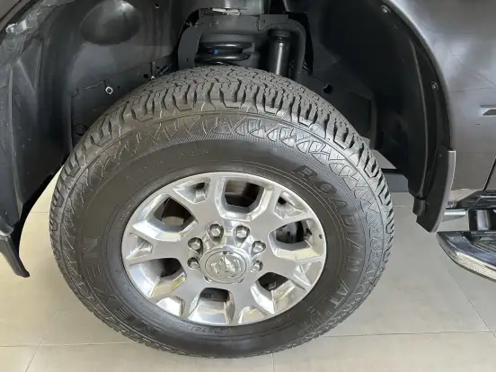 RAM-2500-6.7 I6 TURBO DIESEL LARAMIE CD 4X4 AUTOMÁTICO RAM-2500-2023