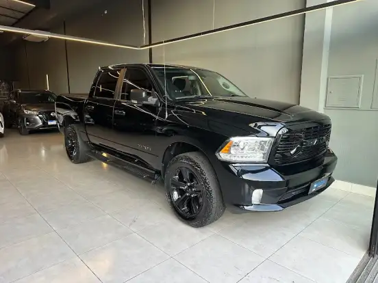 RAM-CLASSIC-5.7 V8 GASOLINA LARAMIE NIGHT EDITION CD 4X4 AUTOMÁTICO RAM-CLASSIC-2023