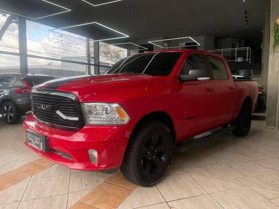 RAM CLASSIC 5.7 V8 GASOLINA LARAMIE CD 4X4 AUTOMÁTICO