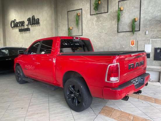 RAM-CLASSIC-5.7 V8 GASOLINA LARAMIE CD 4X4 AUTOMÁTICO RAM-CLASSIC-2023