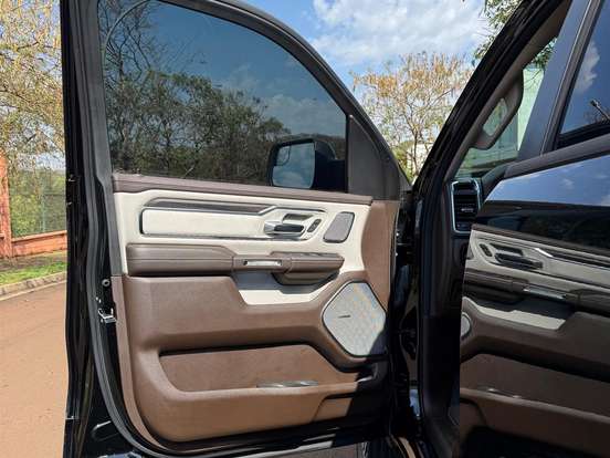 RAM-1500-3.0 HURRICANE 6 BITURBO GASOLINA LARAMIE CD 4X4 AUTOMÁTICO RAM-1500-2024