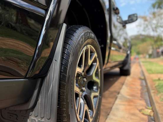 RAM-1500-3.0 HURRICANE 6 BITURBO GASOLINA LARAMIE CD 4X4 AUTOMÁTICO RAM-1500-2024