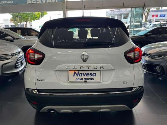 RENAULT-CAPTUR-2021