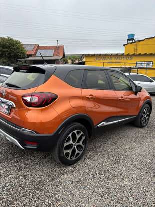RENAULT-CAPTUR-2017