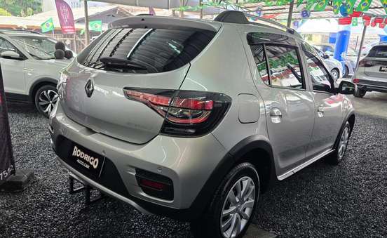 RENAULT-SANDERO-2023