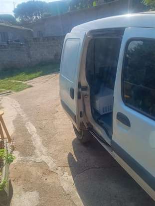 RENAULT-KANGOO-2010