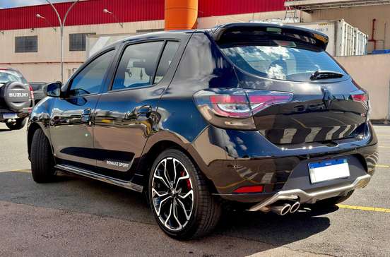 RENAULT-SANDERO-2020