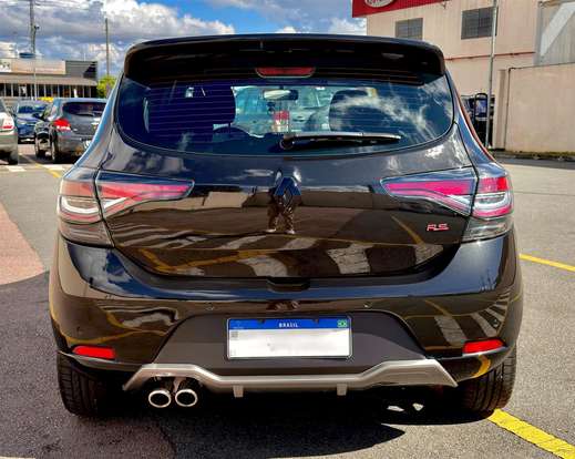 RENAULT-SANDERO-2020