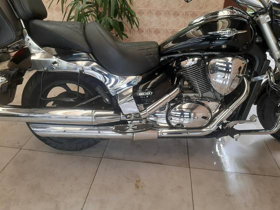 SUZUKI BOULEVARD M1800R 