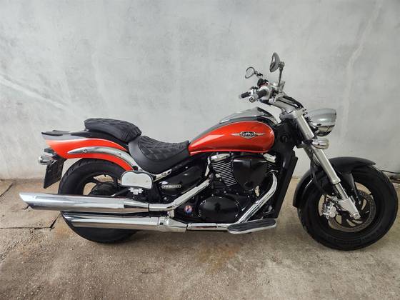 SUZUKI BOULEVARD M800 