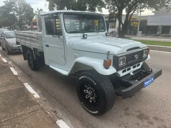 TOYOTA BANDEIRANTE 3.7 BJ55LP-B 4X4 CS DIESEL 2P MANUAL TOYOTA BANDEIRANTE 3.7 BJ55LP-B 4X4 CS DIESEL 2P MANUAL