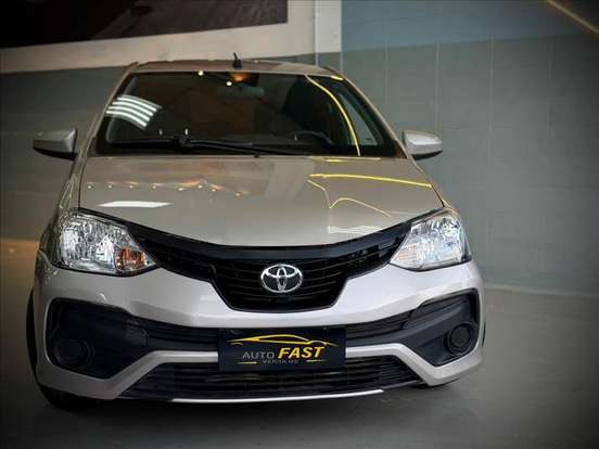 TOYOTA-ETIOS-2017