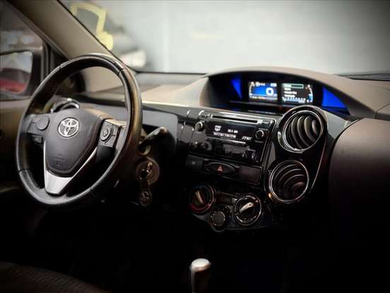TOYOTA-ETIOS-1.5 XS 16V FLEX 4P AUTOMÁTICO TOYOTA-ETIOS-2017