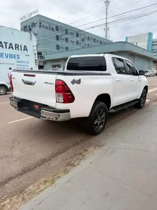 TOYOTA-HILUX-2025