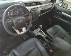 TOYOTA HILUX 2.8 D-4D TURBO DIESEL CD SRV 4X4 AUTOMÁTICO TOYOTA HILUX 2.8 D-4D TURBO DIESEL CD SRV 4X4 AUTOMÁTICO