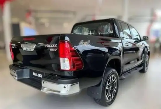 TOYOTA-HILUX-2.8 D-4D TURBO DIESEL CD SRV 4X4 AUTOMÁTICO TOYOTA-HILUX-2025