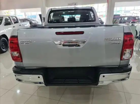 TOYOTA-HILUX-2.8 D-4D TURBO DIESEL CD SRV 4X4 AUTOMÁTICO TOYOTA-HILUX-2025