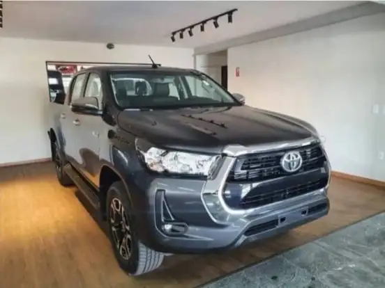 TOYOTA-HILUX-2.8 D-4D TURBO DIESEL CD SRV 4X4 AUTOMÁTICO TOYOTA-HILUX-2025
