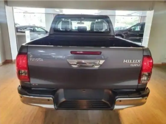 TOYOTA-HILUX-2.8 D-4D TURBO DIESEL CD SRV 4X4 AUTOMÁTICO TOYOTA-HILUX-2025