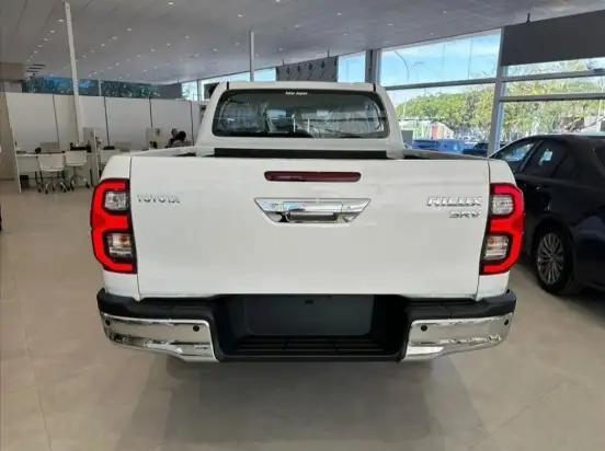 TOYOTA-HILUX-2025