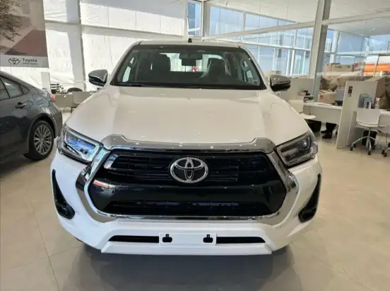 TOYOTA-HILUX-2025